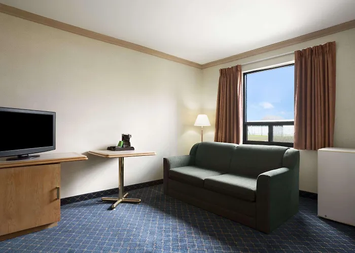 Travelodge By Wyndham Chatham