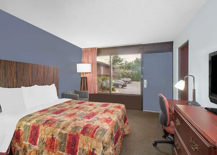 Days Inn By Wyndham Benton