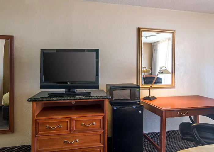 Quality Inn Shawnee I-40