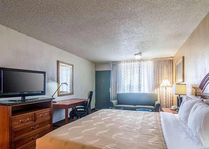 Quality Inn Shawnee I-40