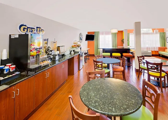 Microtel Inn & Suites By Wyndham Daphne