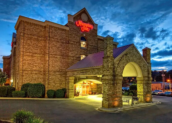 Hampton Inn Newberry Opera House