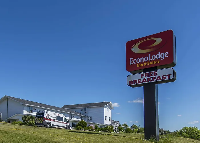 Econo Lodge Inn & Suites