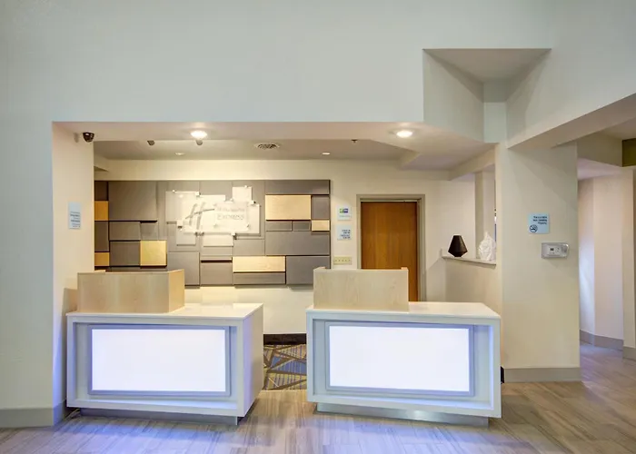 Holiday Inn Express Columbus South - Obetz By Ihg