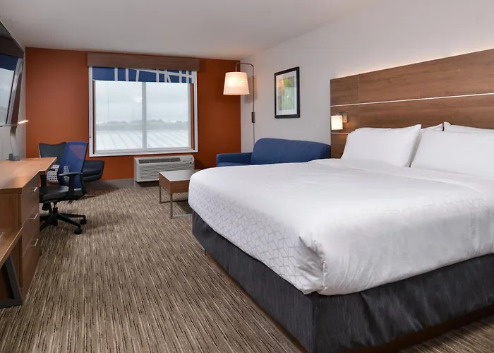 Holiday Inn Express & Suites - Marshalltown By Ihg