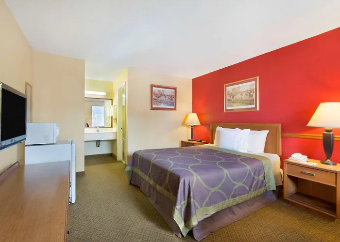 Super 8 By Wyndham Lancaster