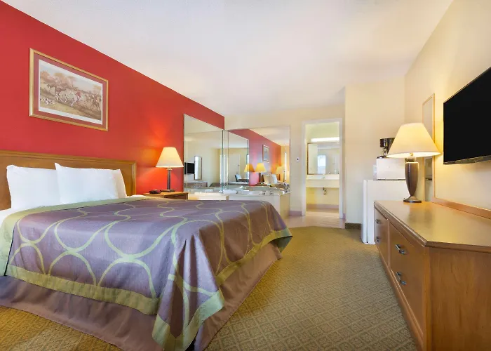 Super 8 By Wyndham Lancaster
