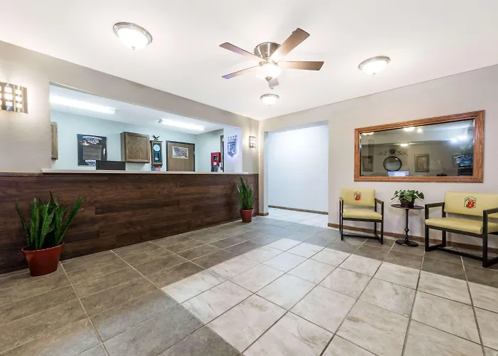 Super 8 By Wyndham Smithville Lake
