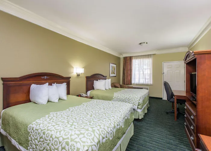 Days Inn & Suites Big Spring