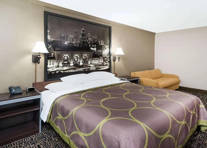 Super 8 By Wyndham Warrensburg