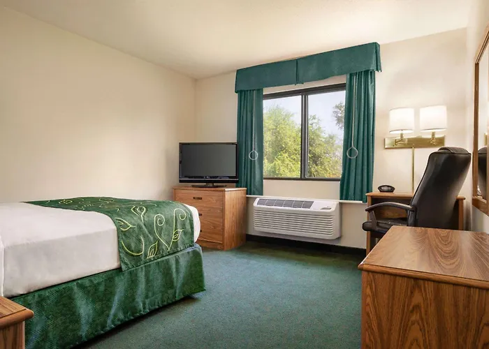 Travelodge By Wyndham Morrill