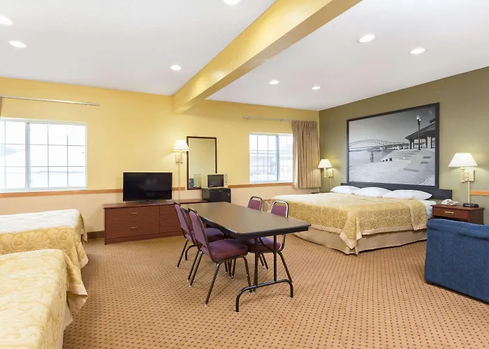 Super 8 By Wyndham Osage