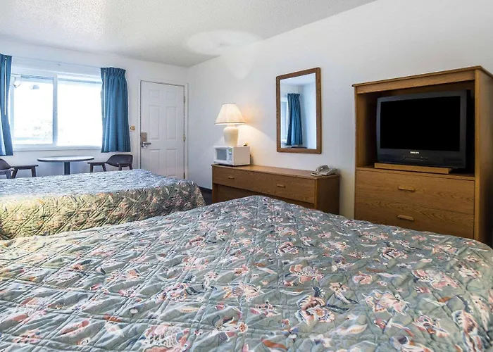 Rodeway Inn & Suites