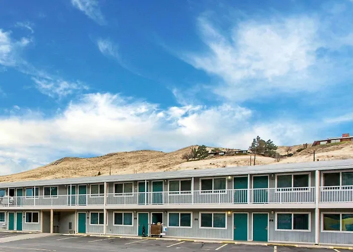 Rodeway Inn & Suites