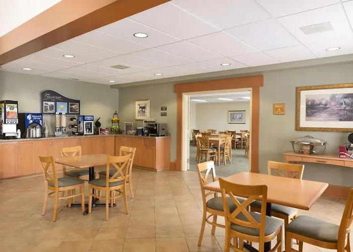 Days Inn By Wyndham Orillia