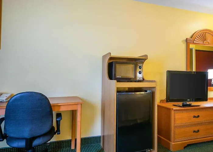 Quality Inn & Suites Franklin