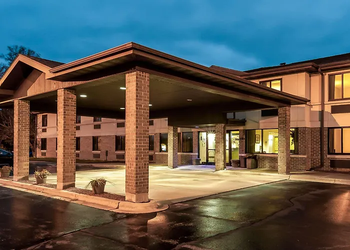 Econo Lodge Inn & Suites Oconto
