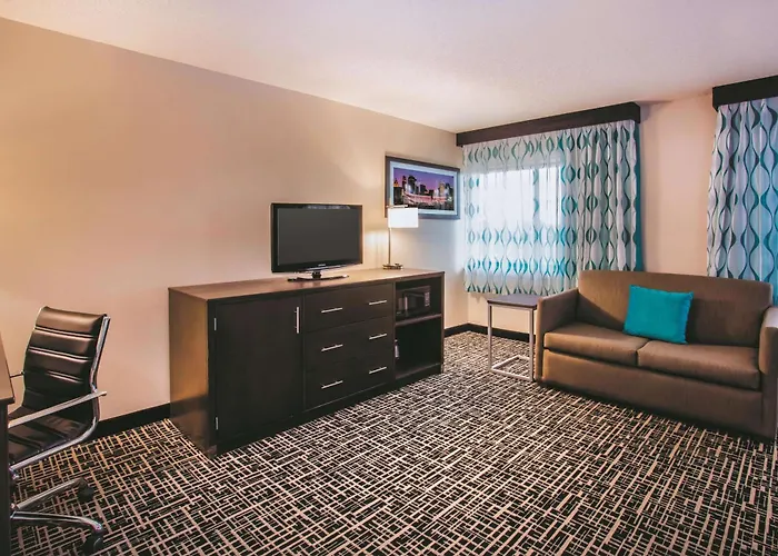La Quinta By Wyndham Cincinnati Ne - Mason