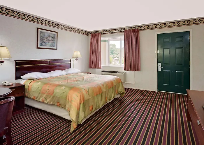 Knights Inn Madison Heights