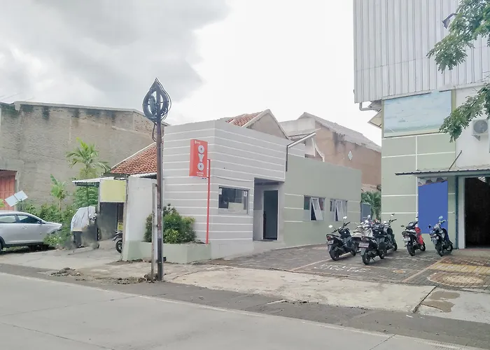 Oyo 2228 Arwinda Costel Syariah