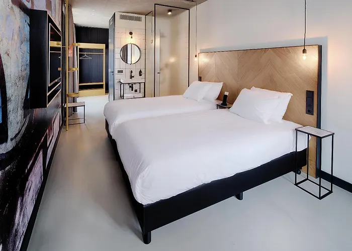 Hotel The Match