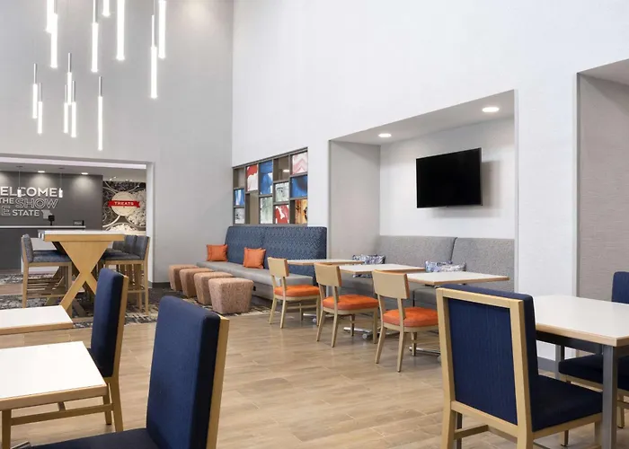 Hampton Inn & Suites St Charles Old Town Area, Mo