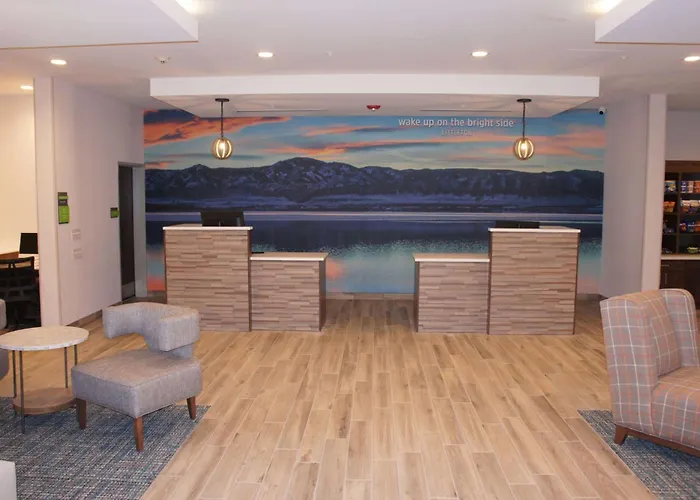 La Quinta Inn & Suites By Wyndham Littleton-Red Rocks