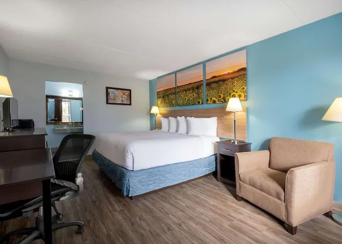 Days Inn By Wyndham Perrysburg Toledo