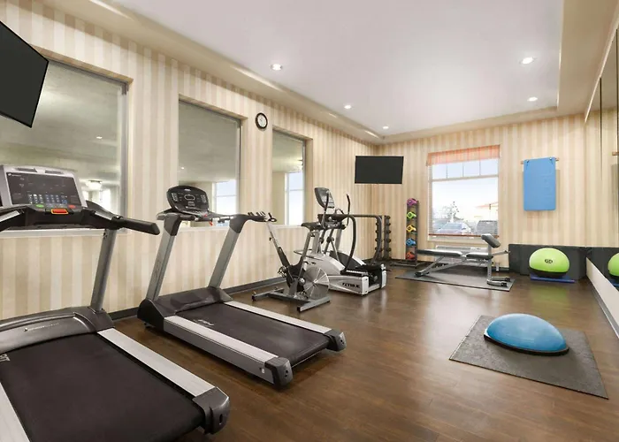 Days Inn & Suites By Wyndham Edmonton Airport