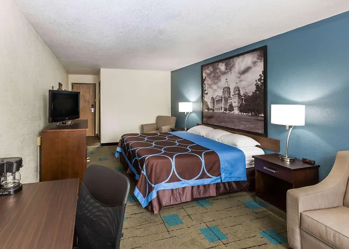 Super 8 By Wyndham Urbandale/Des Moines Area