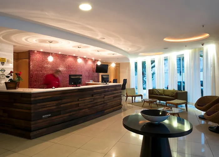 Golden Tulip Macae