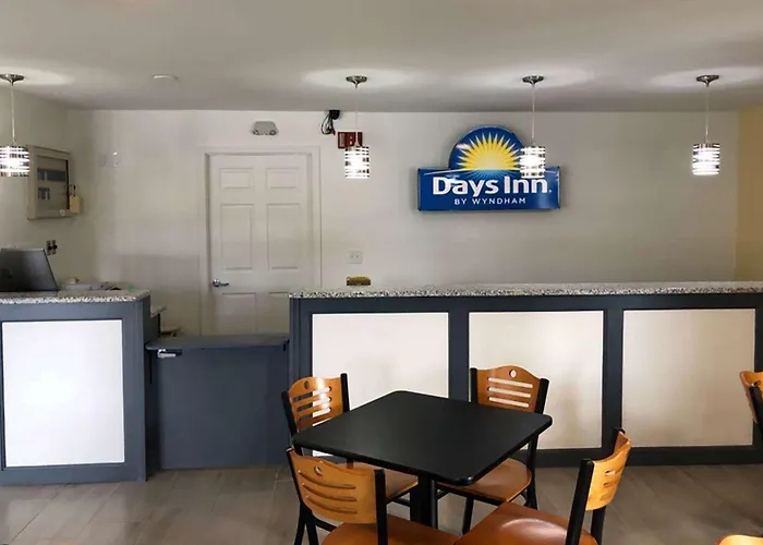 Days Inn By Wyndham Cape Carteret