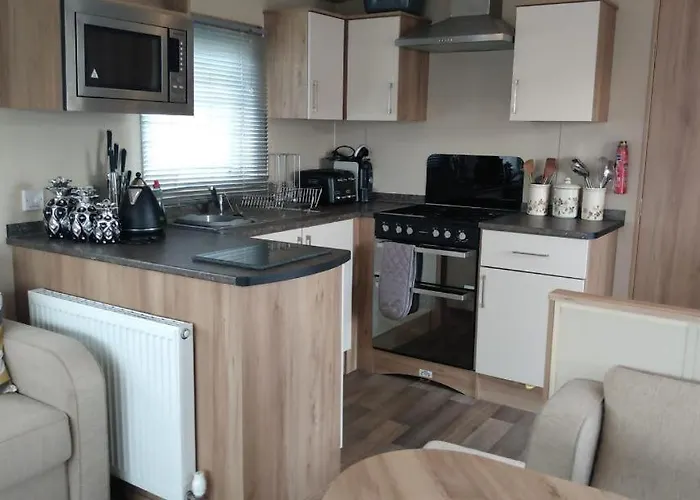 Deluxe 3 Bedroom Caravan With Extra En-Suite North Shore