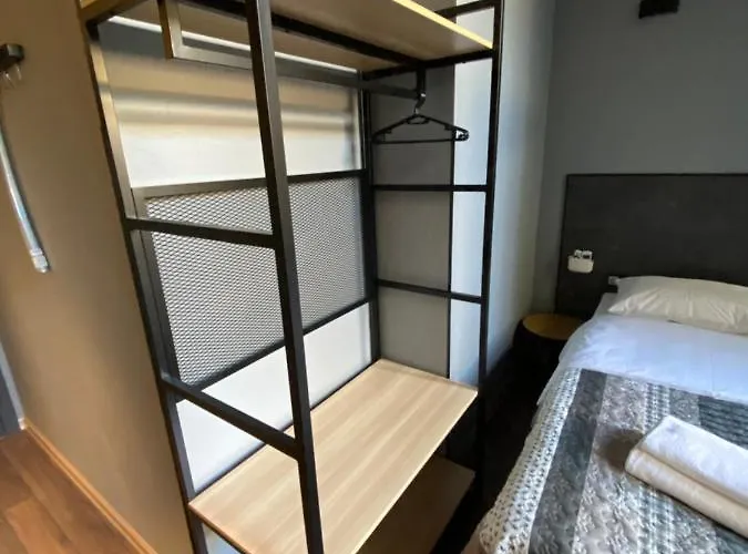 Lift Rooms - Derybasivska
