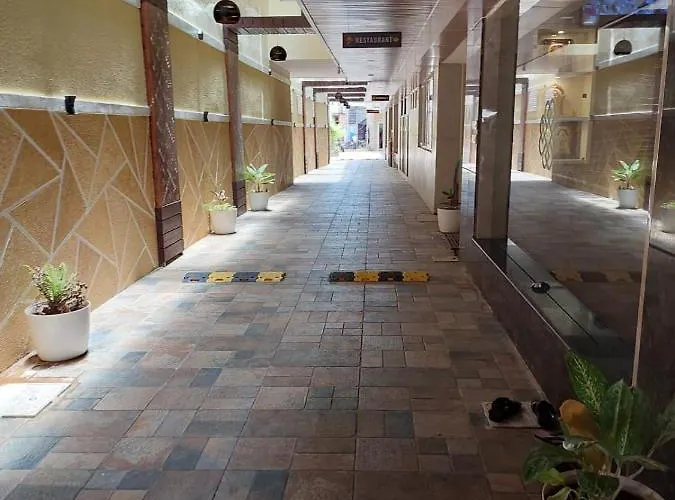 Sri Balaji Grand Hotel