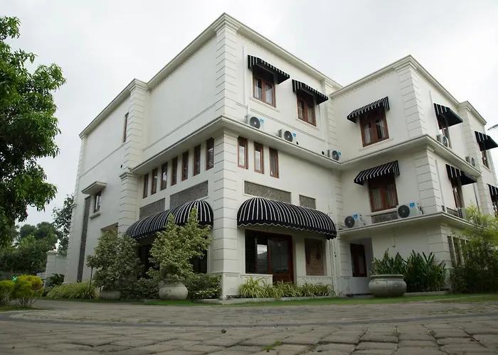 Forever City Hotel