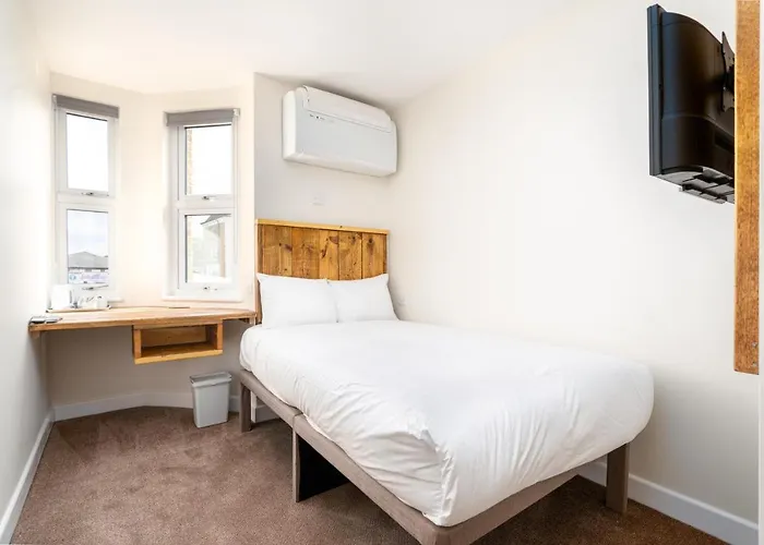 Hotel DC, Stratford