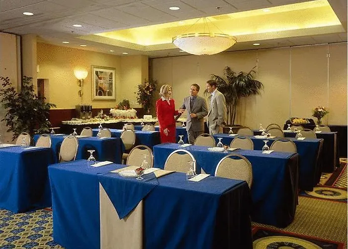 Holiday Inn Pittsburgh-International Airport