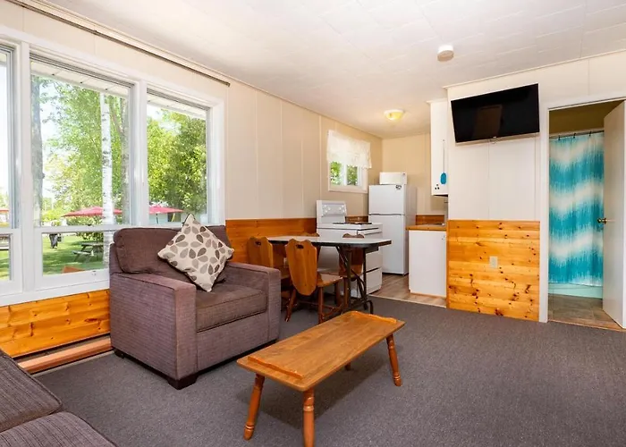 Bel Air Cottages And Motel