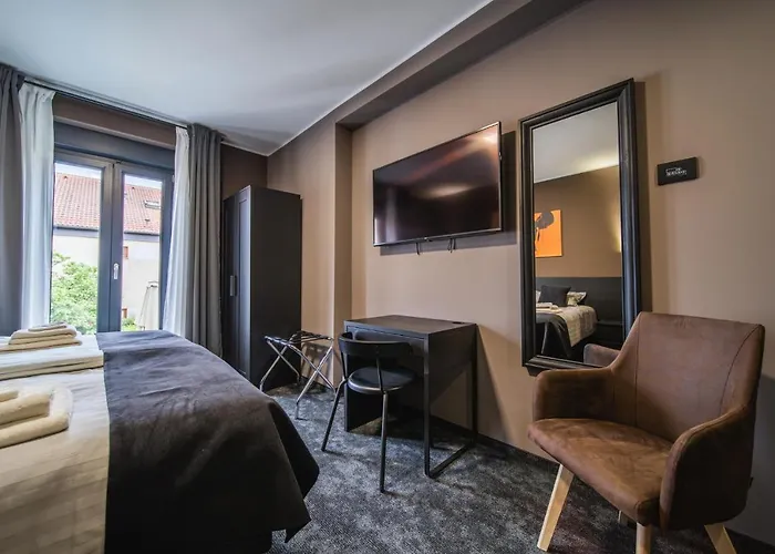 Rustica Rooms