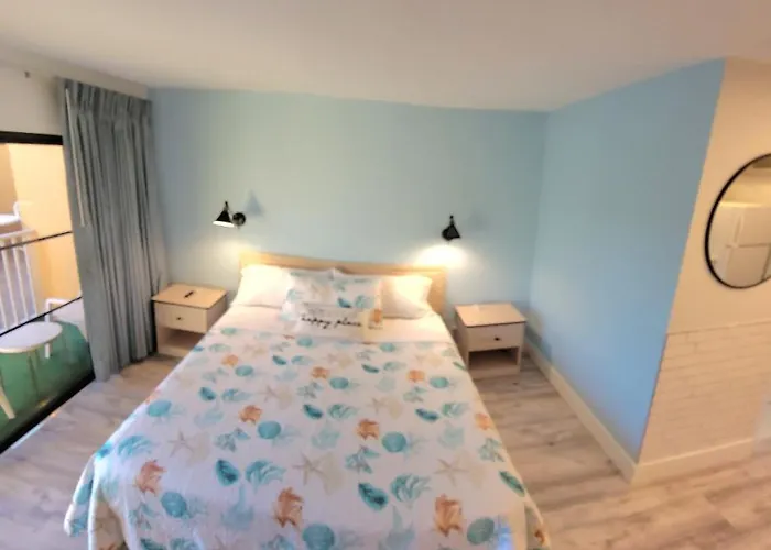 Satellite Motel