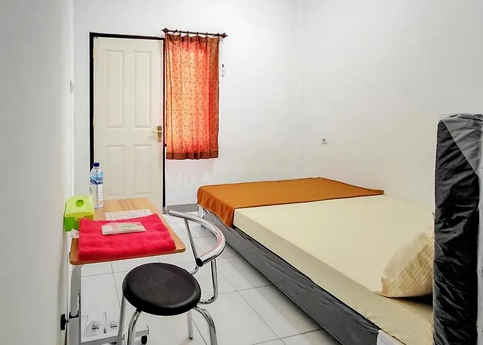 Shekinah Homestay & Cafe Waikabubak Redpartner