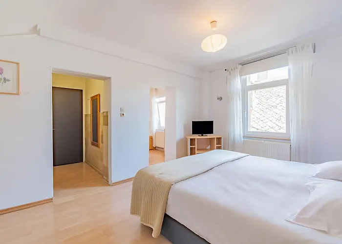 Hotel Le Petit Poete