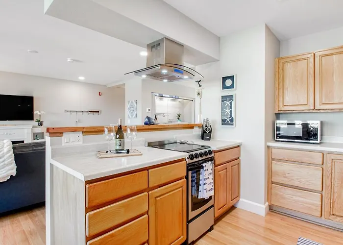 Port Angeles Water View Loft