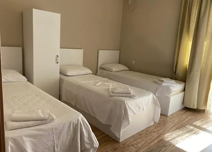 nira hotel