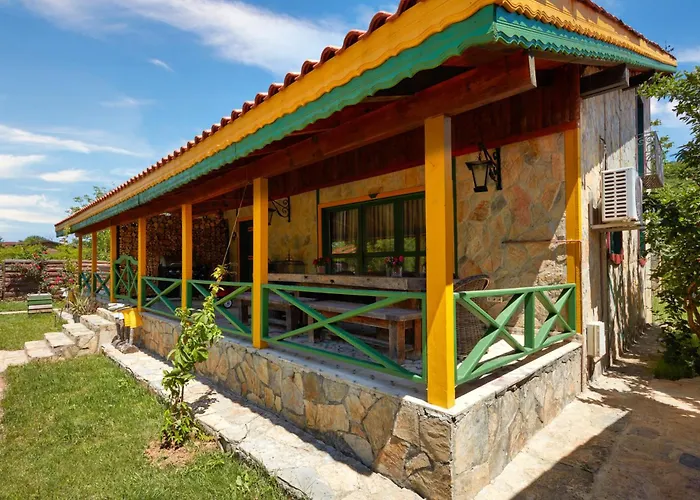 Dachas Cove Hotel