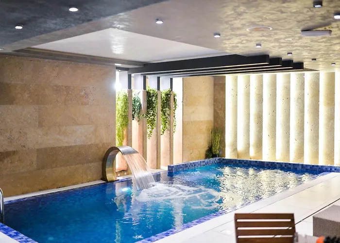 Amsterdam Hotel Pool & Spa