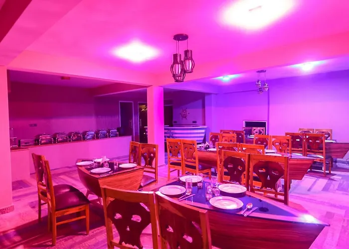 Hotel Old Smugglers With Balcony Mountain View Ac Hot And Cold Near To Hadimba Temple