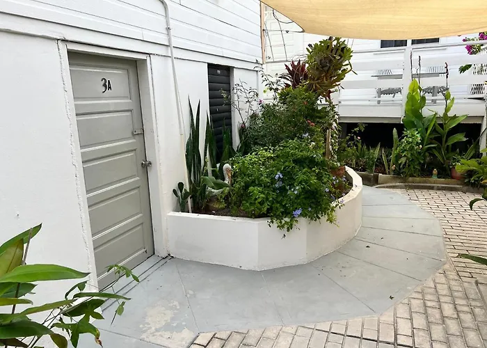 Blue Wave Guest House
