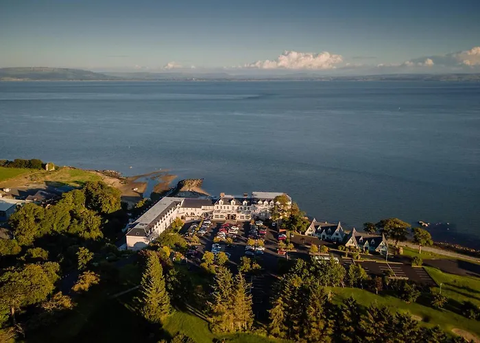 Redcastle Hotel